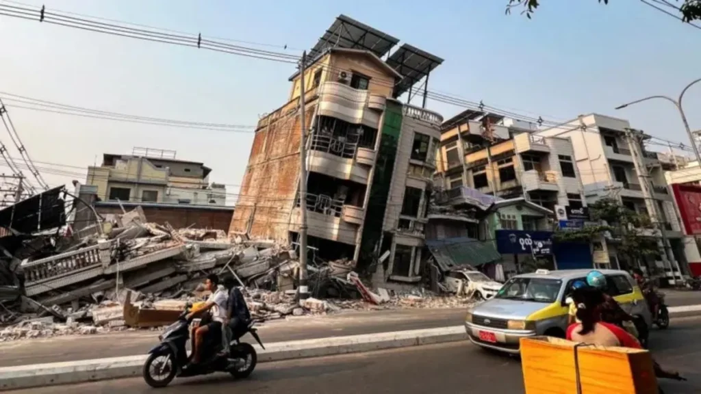 Myanmar suffers massive devastation due to 7.7 magnitude earthquake: मृतकों की संख्या 265, घायल 3900 से अधिक