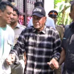 Salman Khan at Lilavati Hospital for Salim Khan aur doosri par Salim Khan screenwriter biography